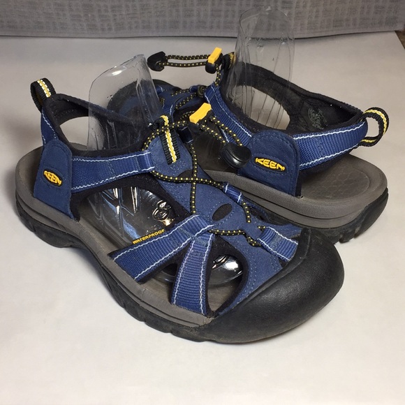 keen sandals womens size 8